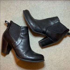 Ugg Cobie II leather heeled Chelsea ankle boots